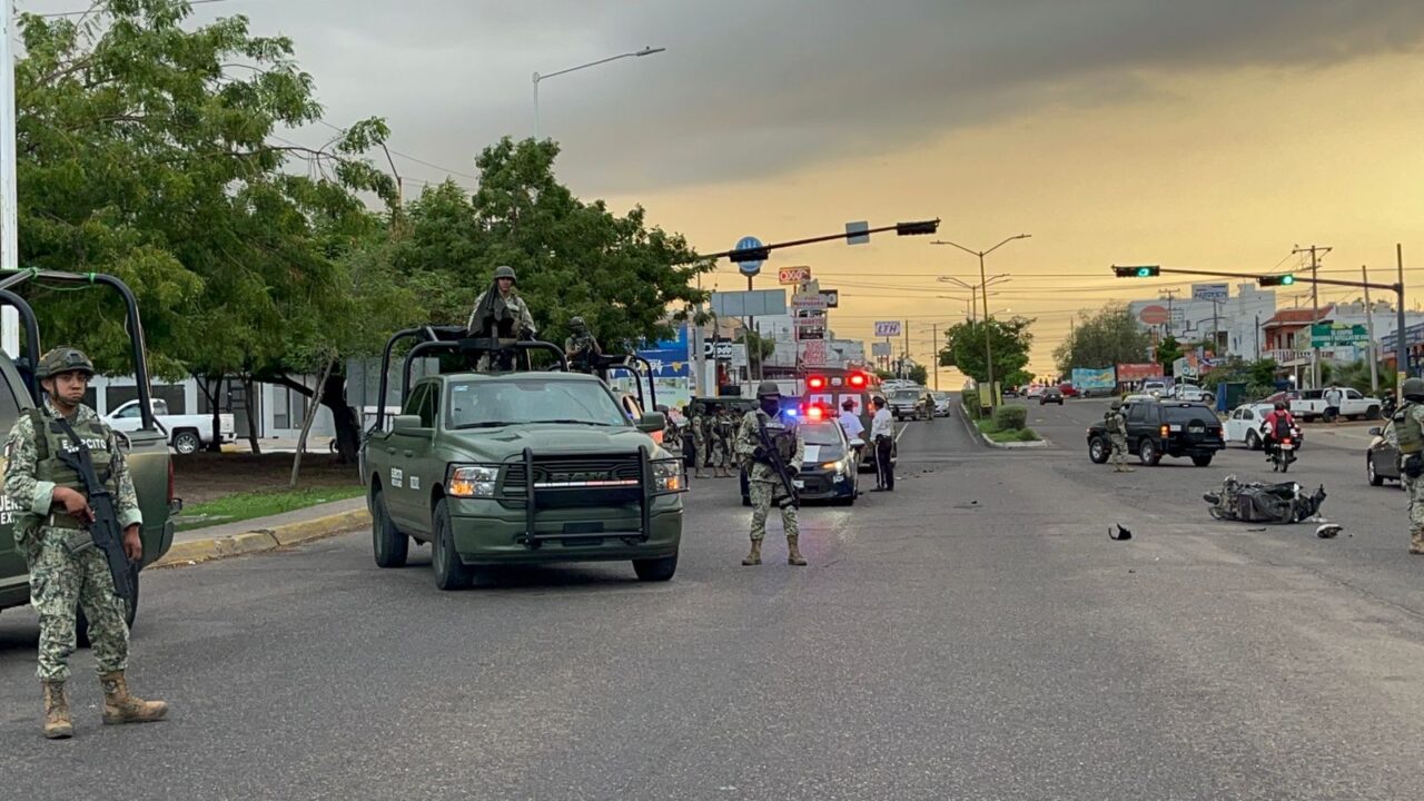 MILITARES ASEGURAN VEHÍCULO CON ARMAS TRAS PERSECICIÓN