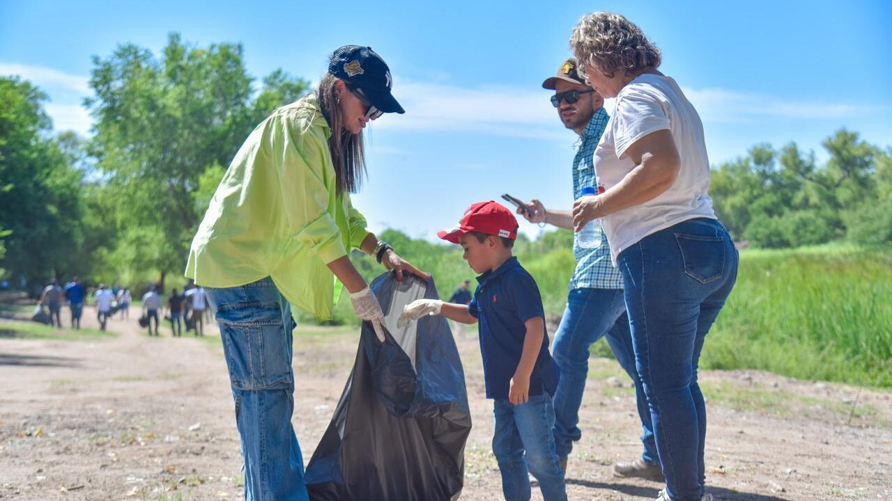 CUARTA JORNADA DE LIMPIEZA REFUERZA CONCIENCIA AMBIENTAL EN EL RÍO FUERTE