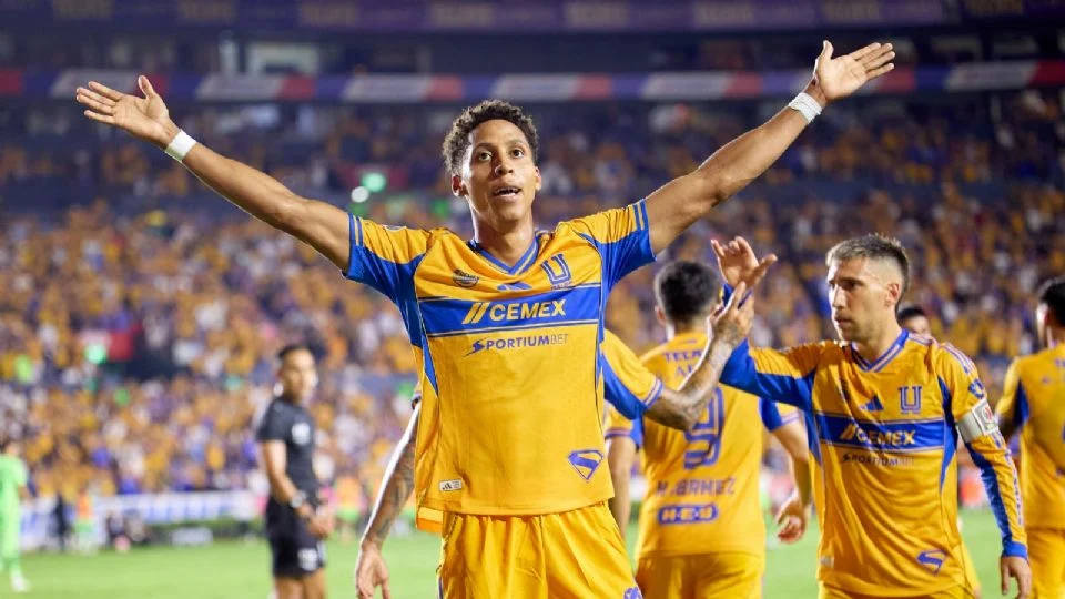 TIGRES GANA POR LA MÍNIMA ANTE F.C. JUÁREZ EN EL VOLCÁN CON DEBUT DE CORREA Y REGRESO DE GIGNAC