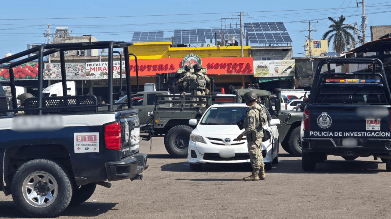 BALEAN A DOS HOMBRES TRAS APARENTE INTENTO DE ROBO EN EL MERCADO DE ABASTOS DE CULIACÁN