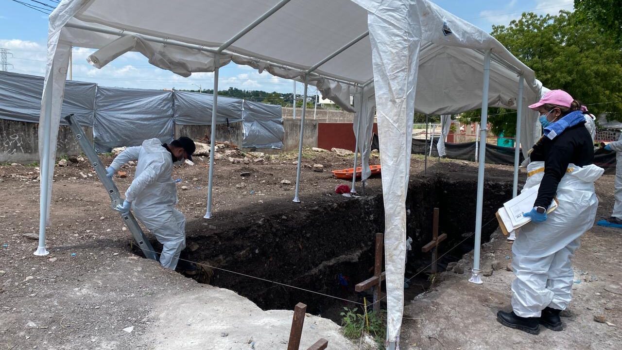FGE DA FE LEGAL EN LA RECUPERACIÓN DE ONCE CUERPOS MÁS EXHUMADOS EN PANTEÓN ’21 DE MARZO’